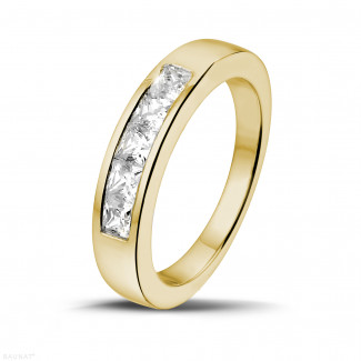 钻石戒指 - 0.75克拉公主方钻黄金永恒戒指